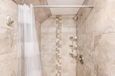 Image de Modern 1 Bed Flat - King Bed, Close to Downtown, Shopping, Transit and Via Rail