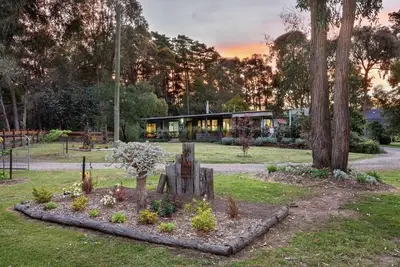 Image de Secluded Forrest Find with separate studio, group and pet friendly