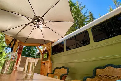 Image de The Bus Stop. . . in a remote, private & tranquil forest