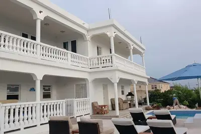 Image de Condo with ocean view, private balcony & private Jacuzzi (unit 3)