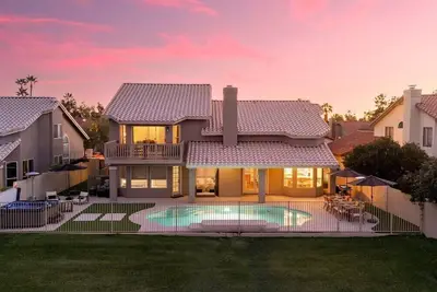 Image de Lakeside 5br Retreat | Pool & Hot Tub