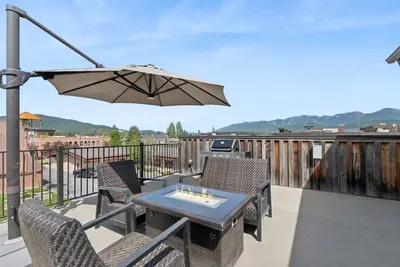 Image de Cana Penthouse Suite in the Heart of Downtown Whitefish!