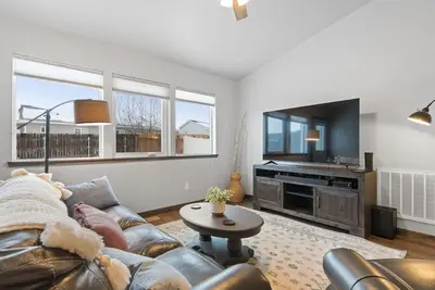 Book a Getaway in Whitefish! Charming Kalispell Townhome!