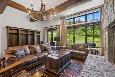 Summer Availability! Luxury Ski-in Ski-out Slopeside unit! Right on Big Mountain! Private Hot Tub!