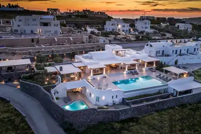 Image de Luxury Villa in Imerovigli. 8 Bedrooms, accommodates 16 guests. Offers privacy.