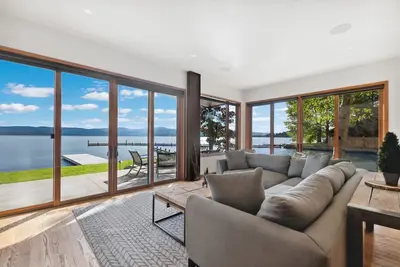 Image de Spend Holidays Here! Lake House, less than a Mile from Downtown Bigfork!