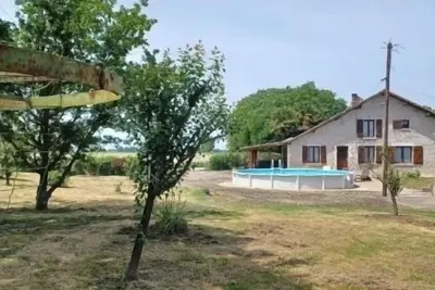 Image de Jolie Maison à la Campagne Avec Piscine et Jacuzzi