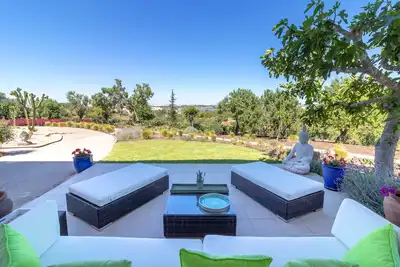 Image de 2 bedroom self contained apartment close to fishing village of Ferragudo.