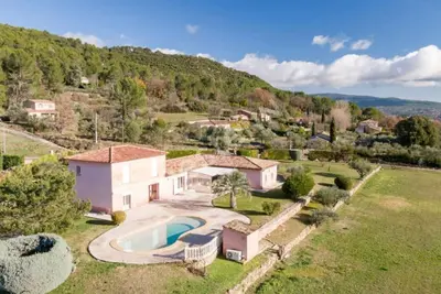 Image de Chambres D'hôtes au Calme Absolu, vue sur la Campagne, capacité 5 personnes