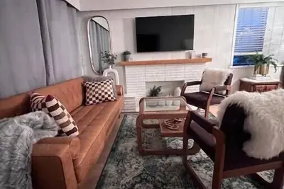 Image de \"Good Old Days: Retro Airbnb”