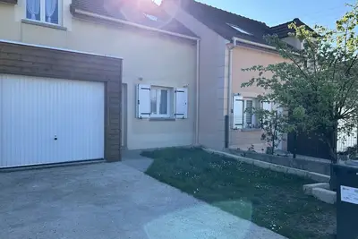 Image de Maison de ville, 3chambres +salle de bain +toilettes à 10 minute du centre Osny