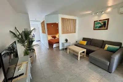 Image de Bel appartement tout équipé en rez-de-jardin, dans une résidence avec piscine!