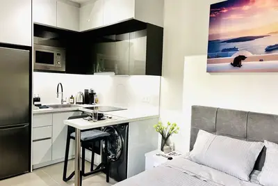 Image de Modern studio between city center and Glyfada (5 mins from metro Elliniko)