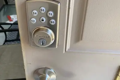 Image de Lovely Renovated 2 Bedroom Home With Free Parking