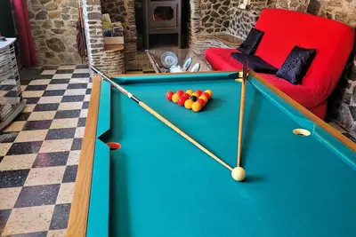 Image de Gite de charme en pierre avec cheminée et bois offert