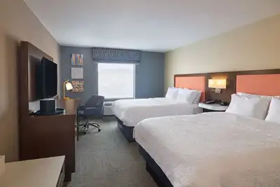 4 Units | Smithfield Haven: Ideal for Travelers Seeking Comfort & Style