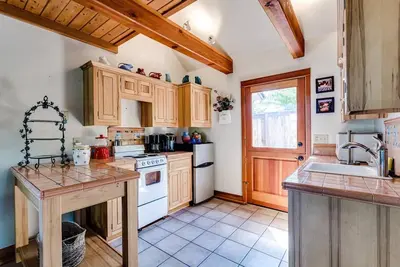 Image de Charming Italian Villa • Close to Ducks Games, Uo Campus & Local Vineyards