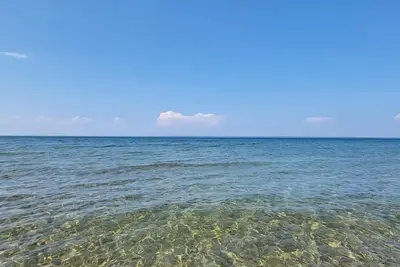 Image de 100' Lake Huron Beachfront, Lp9 Snowmobile Access\n\n