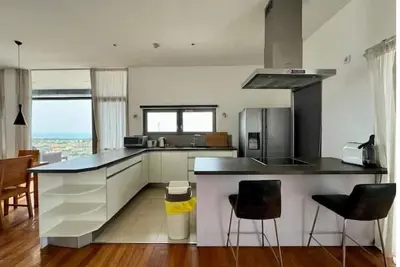 Image de Penthouse with Ocean View In Popular Osu - 3 Br\n\n