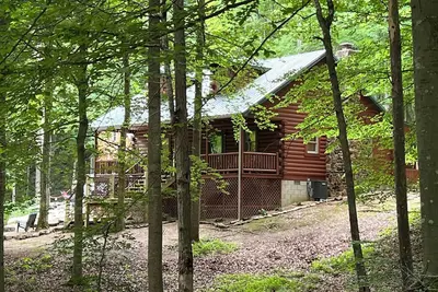 Image de \"Hidden Oaks\" Log Cabin at Patoka Lake-French Lick - Southern Indiana Escape!