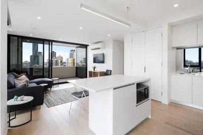 Image de Springhills close to Cbd 2br/1ba with Parking