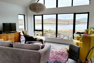 Image de 20a Kirkibost - Dog Friendly with Stunning Sea Loch Views