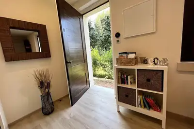 Image de Bright and quiet apartment with garden, pets allowed.