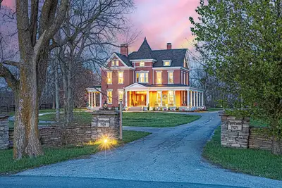 Image de Lux Estate-Poker Room-Hot Tub-near Bourbon Trail