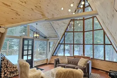 Image de New! Forest Haven Hideaway A Frame - a secluded mountainside escape on a creek!