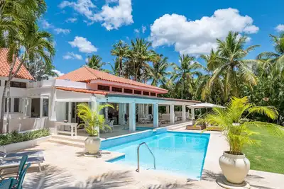 Image de The gorgeous Villa Giraldez with a spectacular view over the Golf course