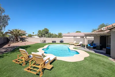 Image de Peoria pool home. Central located near stadium, spring training, & more