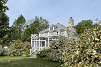 Image de Mosswood Cottage, Main St. Leland, Weekly Rental, Walk to Fishtown, Beach, Shops