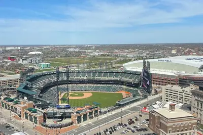 Image de Nfl Draft 2 bedroom apartment, steps from the red carpet