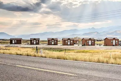 Image de Small Cabin 2, Big Montana Feel!