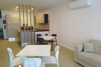 Image de Avery Court, Block A, Apt. 18