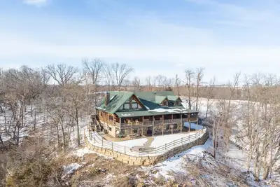 Image de Wisconsin Luxury Log Mansion | Sleeps 15