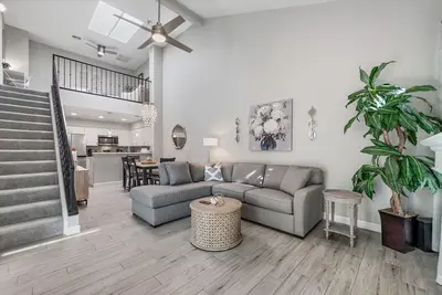 North Phoenix Condo Sleeps 6!