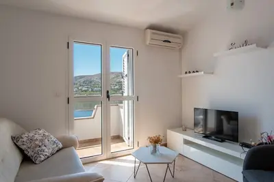 Image de Appartement de deux chambres avec le balcon et la vue sur le mer Pag (A-22605-b)