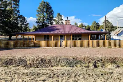 Image de Comfortable ranch style cabin with prime location to both Arizona and New Mexico