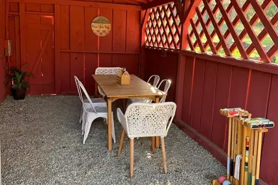 Image de Mountain Cottage with creek and accessible trail and pond near Yosemite!