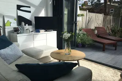 Image de Contemporary house London 4 minutes walk to station