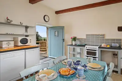 Image de Discover a beautiful retreat in this charming cottage
