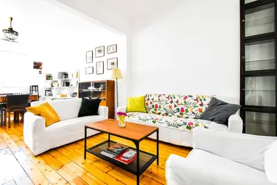 Image de Prime Spot - 2br -1. 5bth - Next to Nevsky Church