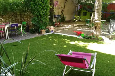 Image de Bel Appartement en ville avec grand jardin privé et très bien situé