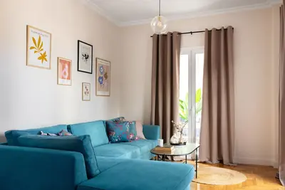 Image de cozy fully renovated apartment in the historic heart of Athens.