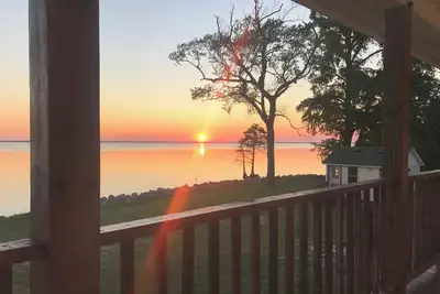 Image de Obx Soundfront Hideaway 3br Waterfront Home in Jarvisburg