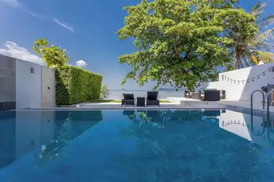 Image de Do You Want Luxury Sea views With Beach Access ?
