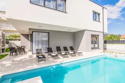 Villa Silver Sky I - Cinq Chambres Villa, Couchages 10