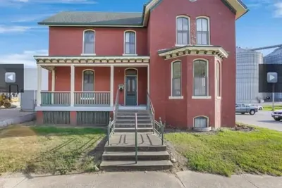 The Red House