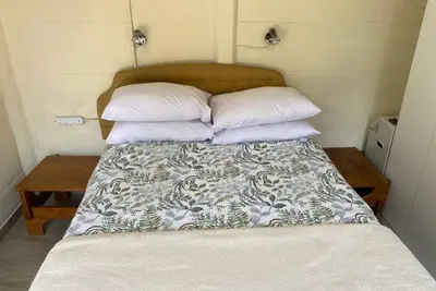 Pristine 1 bed  cottage in the Northern suburbs - 2222